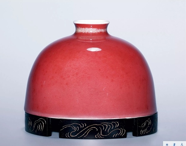 ＊中国古美術/缸豆紅釉盤（底款：大明天啓年製） 中国古美術/缸豆紅釉盤(底款:大明天啓年製)明代/
