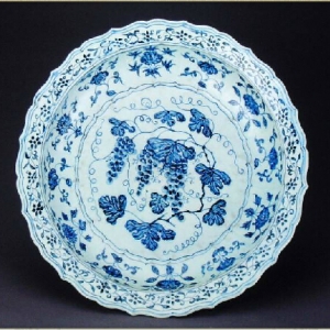 首都博物館松鼠葡萄玉墜